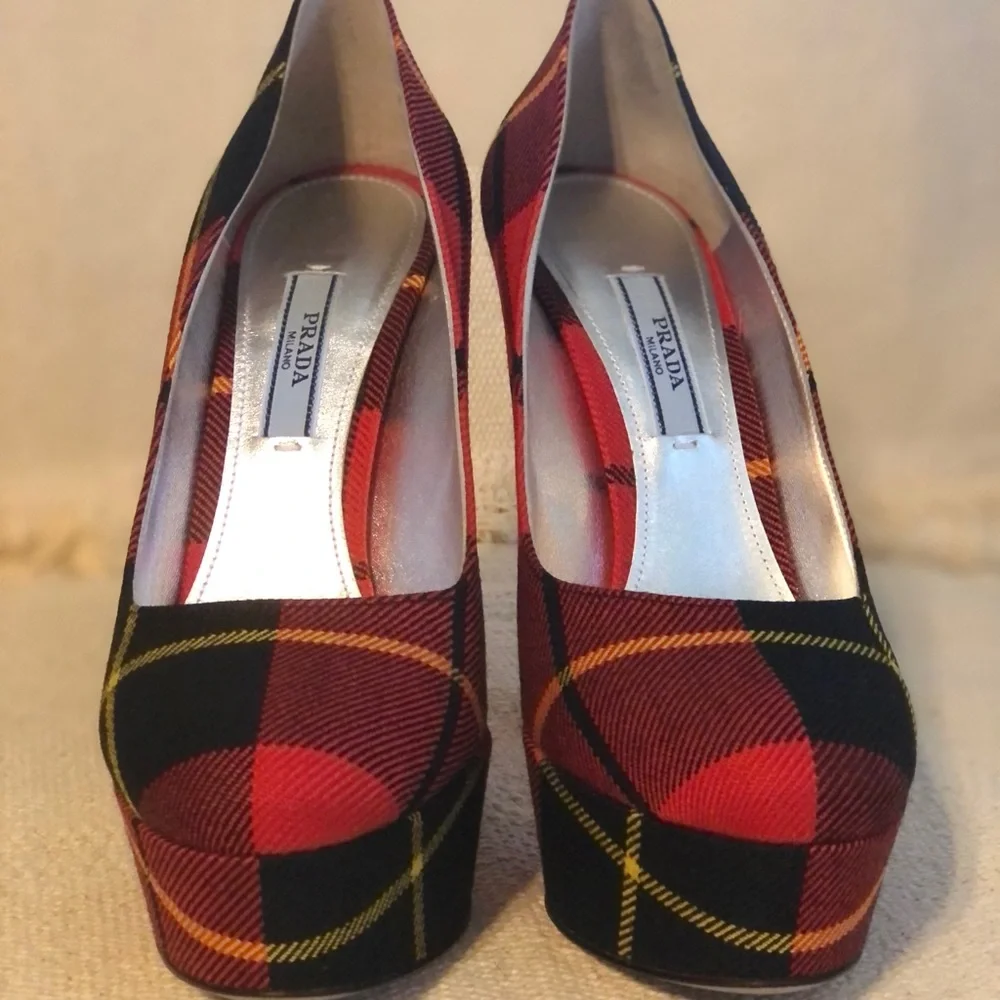 Plaid platform pumps.